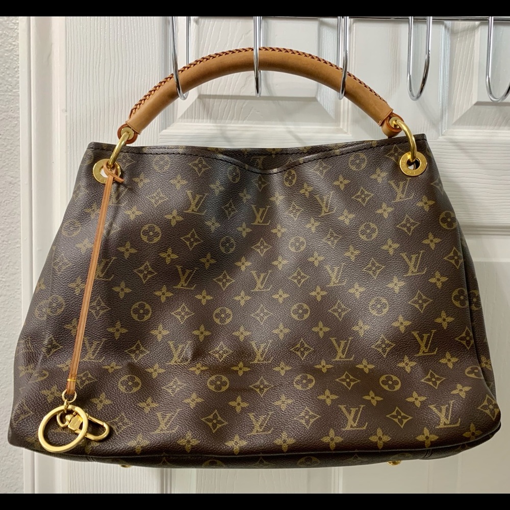 Louis Vuitton Artsy MM